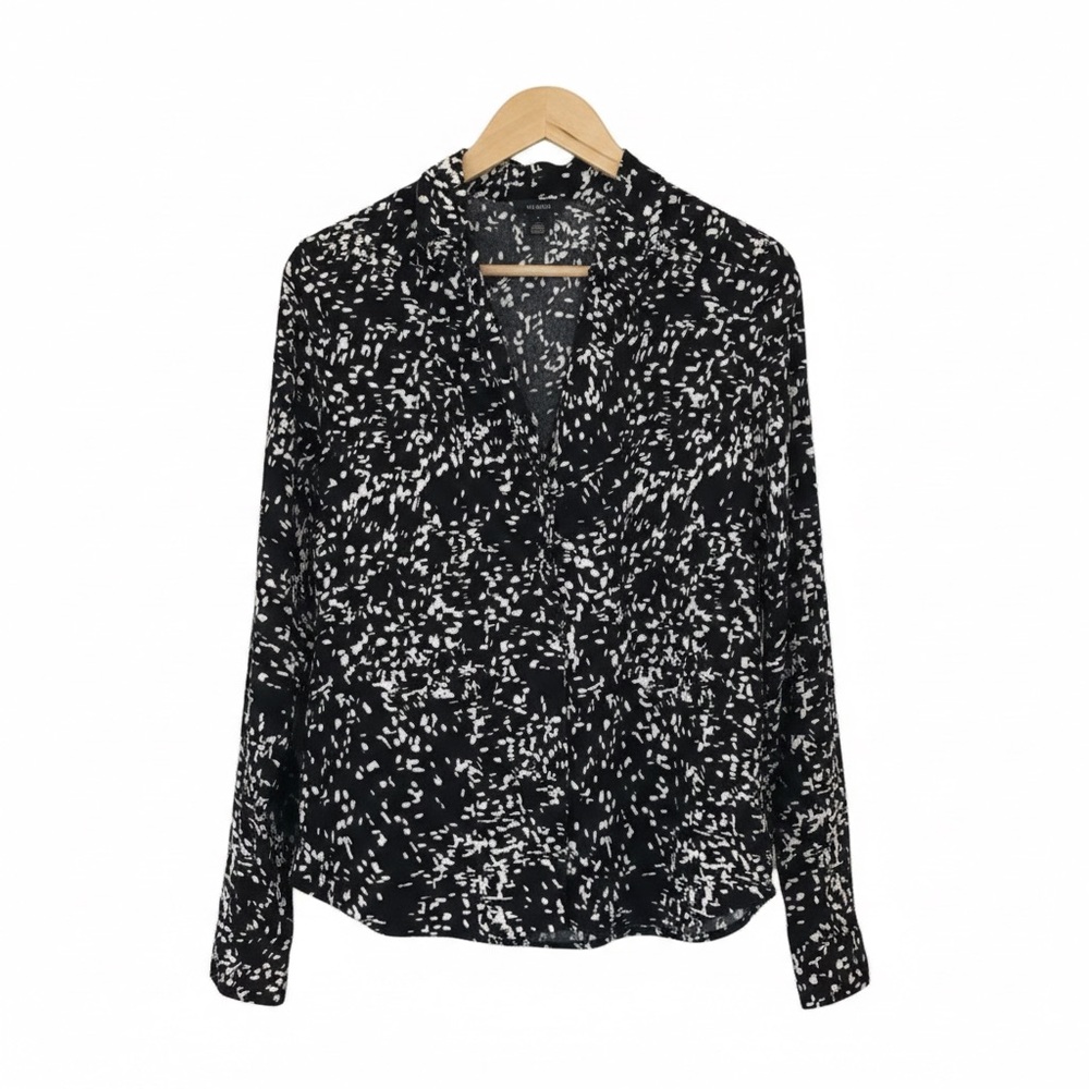Halogen Black and White Patterned Blouse. Size Small